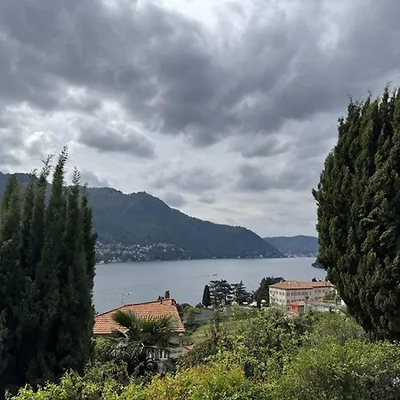 Luxury Luna Apartment Moltrasio